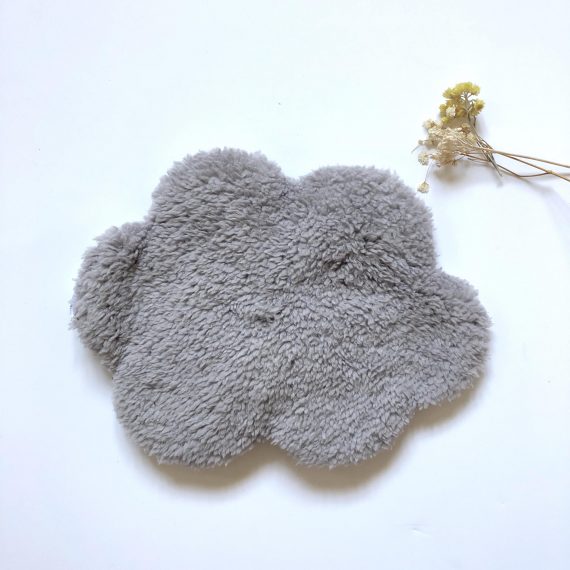 Grand nuage champêtre face dos gris dos