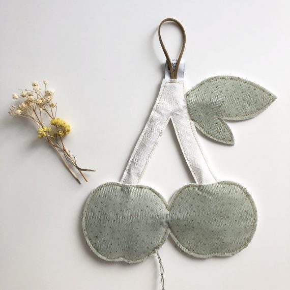 Veilleuse cerises vertes posées