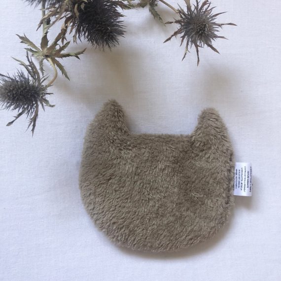 chat dos beige chardon